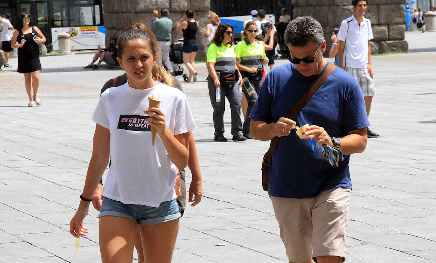 Fotos: Segundo día de la ola de calor en Segovia