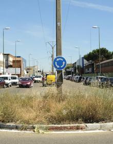 Imagen secundaria 2 - Hierbas en varias calles del polígono de Argales. 