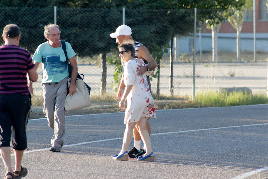 El terrorista Santi Potros, sobre el que pesa los atentados de Hipercor en Barcelona o de la plaza de la República Argentina en Madrid, ha sido excarcelado de la prisión salmantina de Topas tras pasar 31 de sus 70 años en la cárcel -13 en Francia y 18 en España- y superar el cumplimiento máximo de privación de libertad.