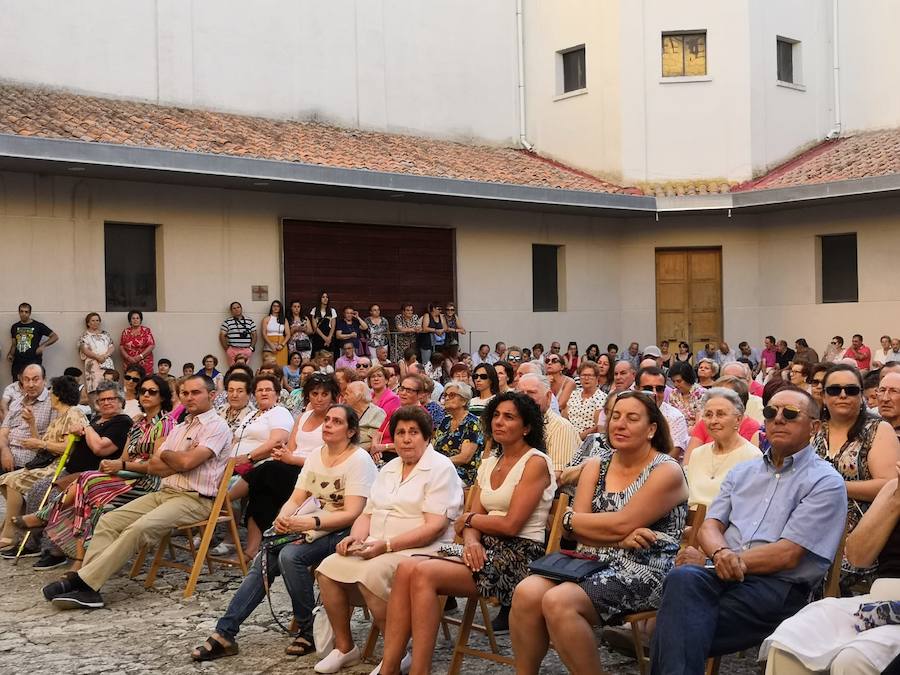 Fotos: XII Certamen de paloteo en Torrelobatón