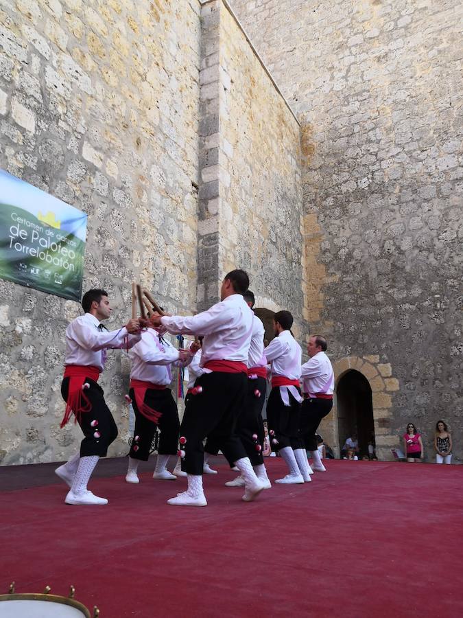 Fotos: XII Certamen de paloteo en Torrelobatón