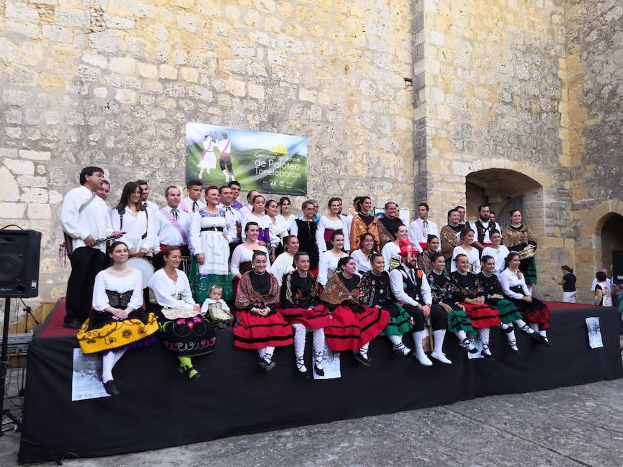 Fotos: XII Certamen de paloteo en Torrelobatón