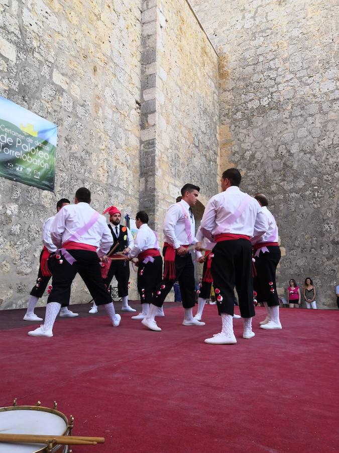 Fotos: XII Certamen de paloteo en Torrelobatón
