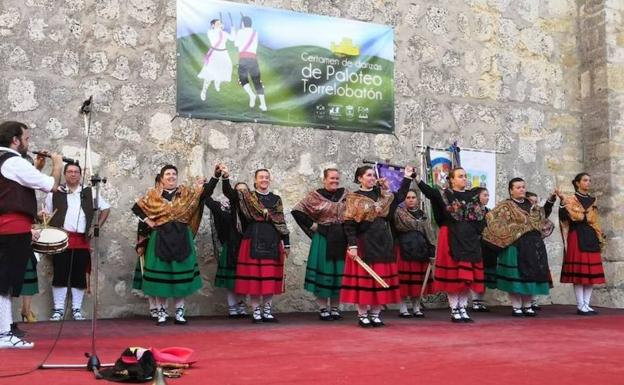 XII Certamen de danzas de paloteo en Torrelobatón.