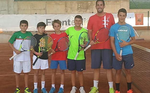 Alberto Rodríguez y Carlos Sierra, en el Nacional infantil de tenis por equipos con el CT Medina del Campo