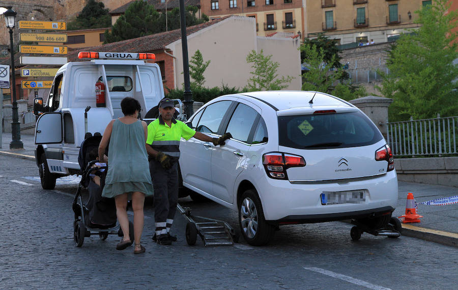 Fotos: Accidente de un autobús urbano en Vía Roma