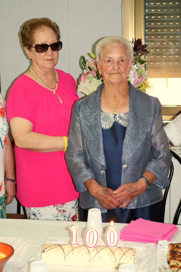 Fotos: Homenaje a la centenaria Juana Blázquez en Cordovilla la Real