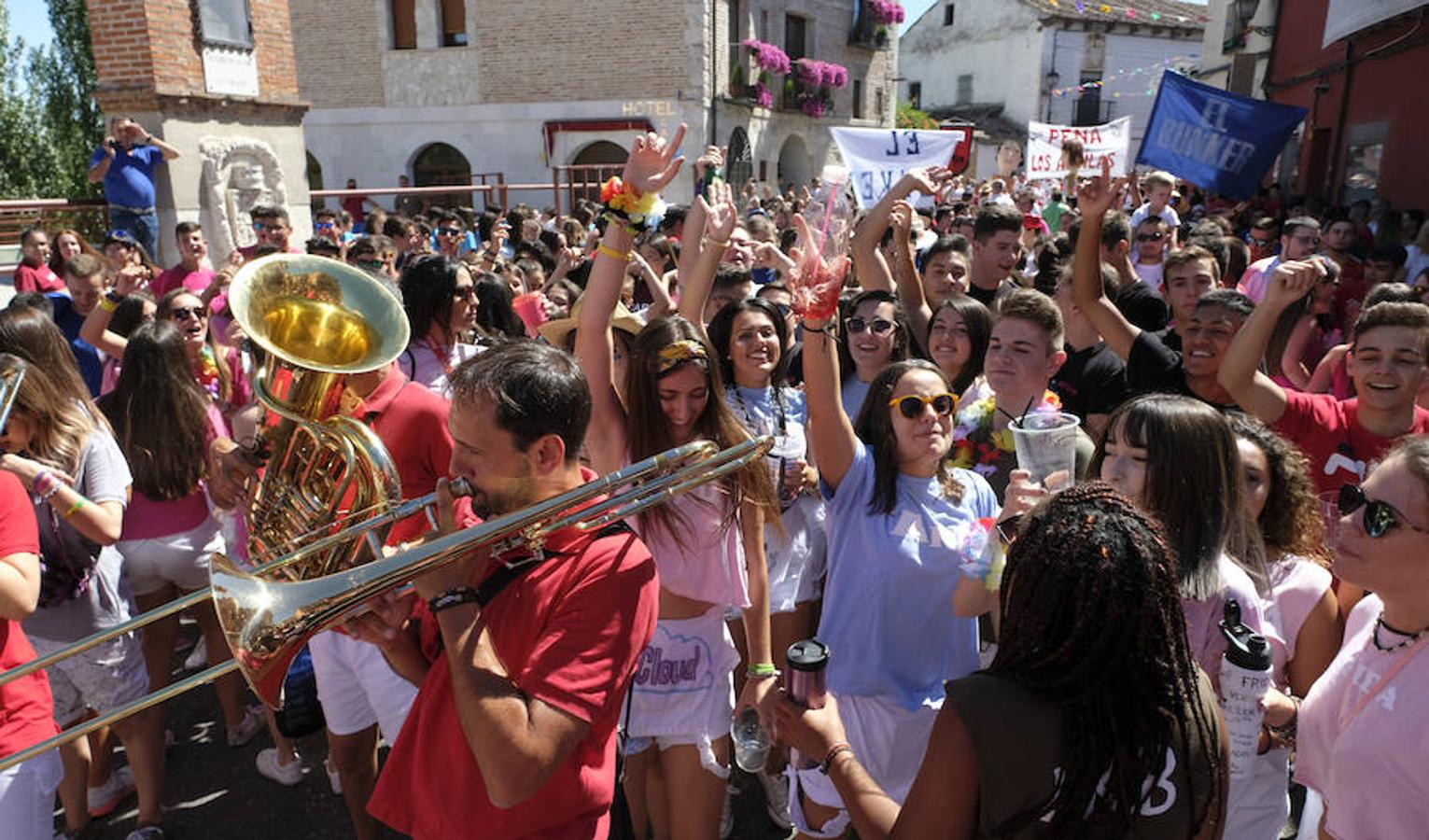 Pregón y chupinazo en la primera jornada de fiestas.