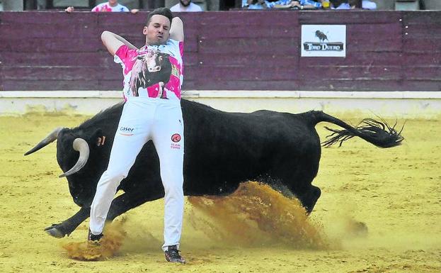 Pollos suma una nueva fase de la Liga Toropasión con un concurso de recorte libre