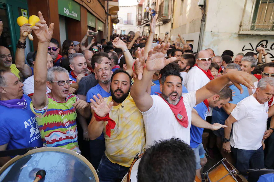 Es uno de los momentos más esperados de las fiestas de Peñafiel. El tradicional chúndara que todas las tardes al filo de las 17 h recorre las calles de la localidad