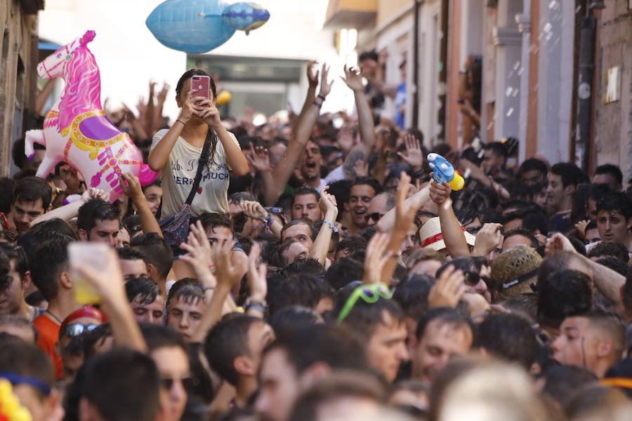 Es uno de los momentos más esperados de las fiestas de Peñafiel. El tradicional chúndara que todas las tardes al filo de las 17 h recorre las calles de la localidad