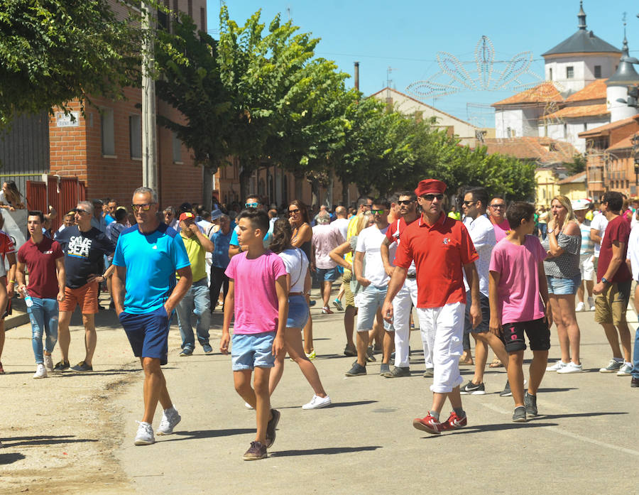 La localidad celebra sus fiestas y hoy, 15 de agosto difruta de tres encierros por las calles del municipio.