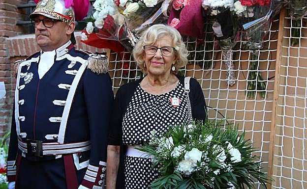 Ofrenda floral en las fiestas de La Paloma de Madrid. 