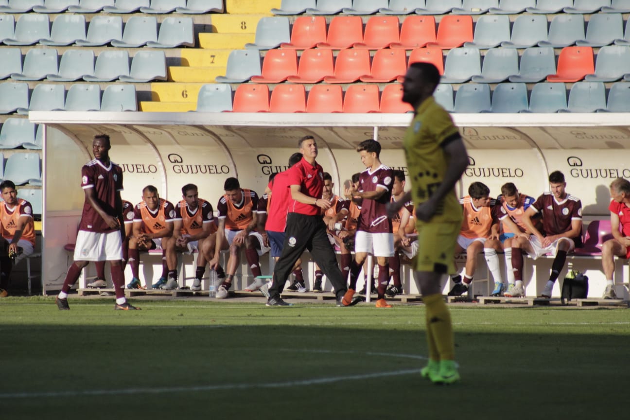 Fotos: Presentación del CF Salmantino ante el Villanovense