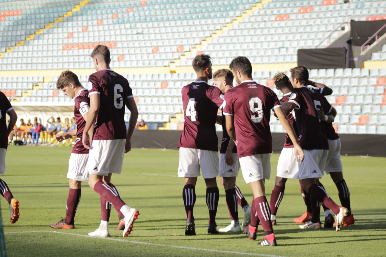 Fotos: Presentación del CF Salmantino ante el Villanovense