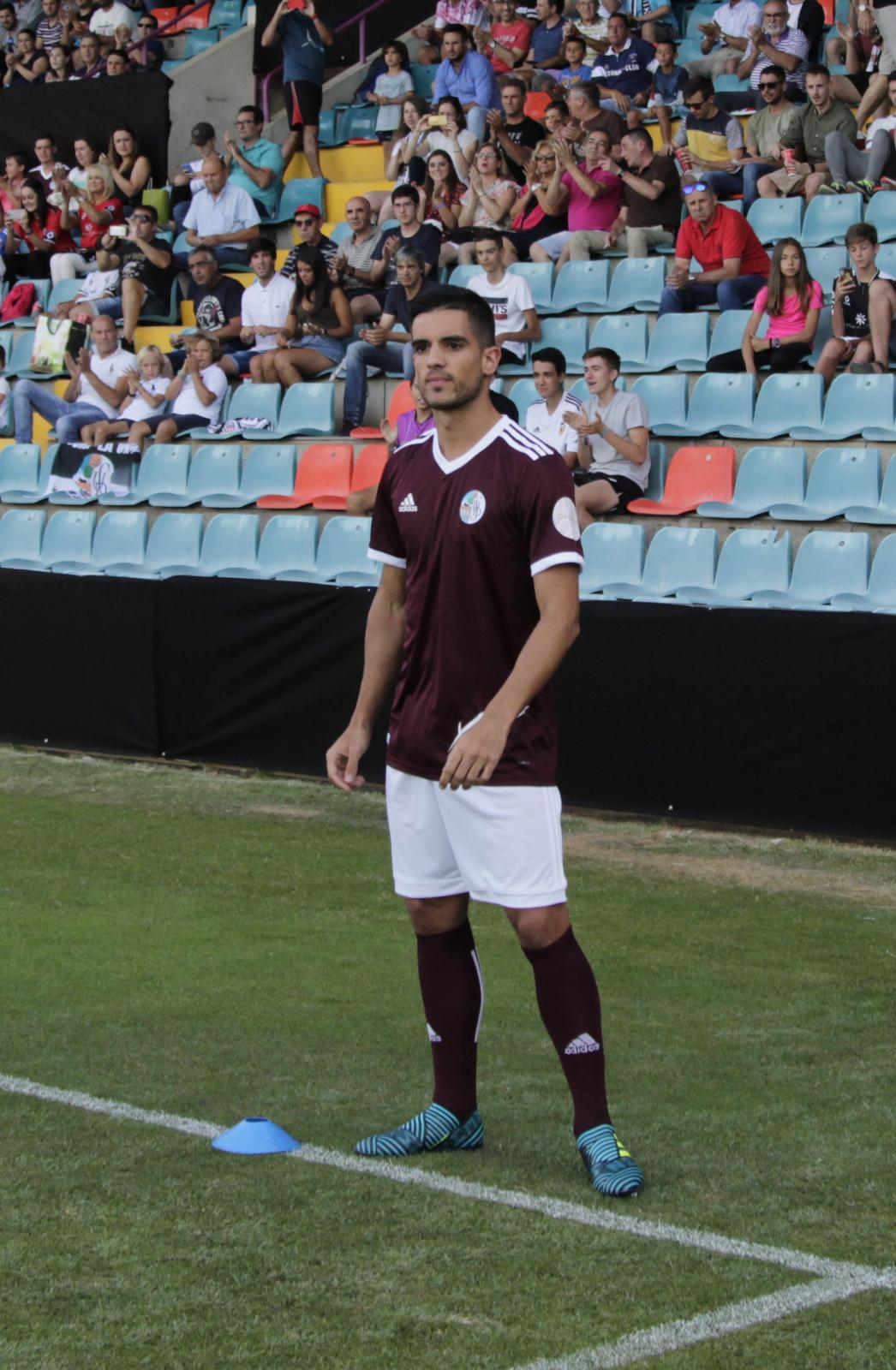 Fotos: Presentación del CF Salmantino ante el Villanovense