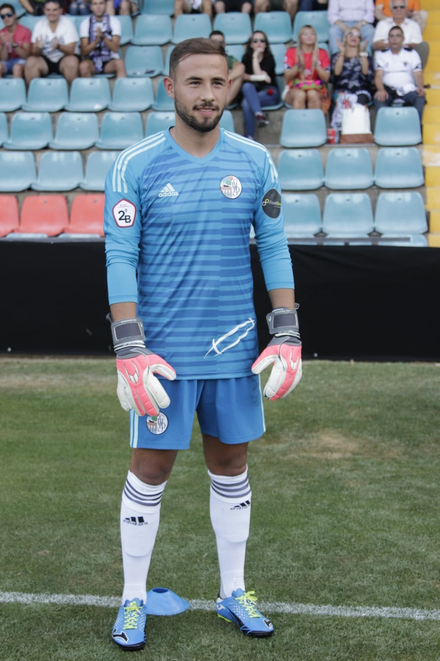 Fotos: Presentación del CF Salmantino ante el Villanovense