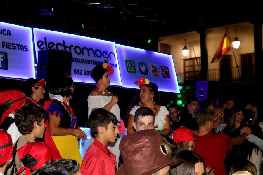 Fotos: Fiesta de Fin de Año en Baltanas