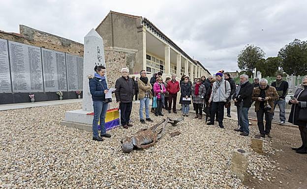Homenaje republicano en el memorial de Salamanca a los fusilados por el franquisimo. 