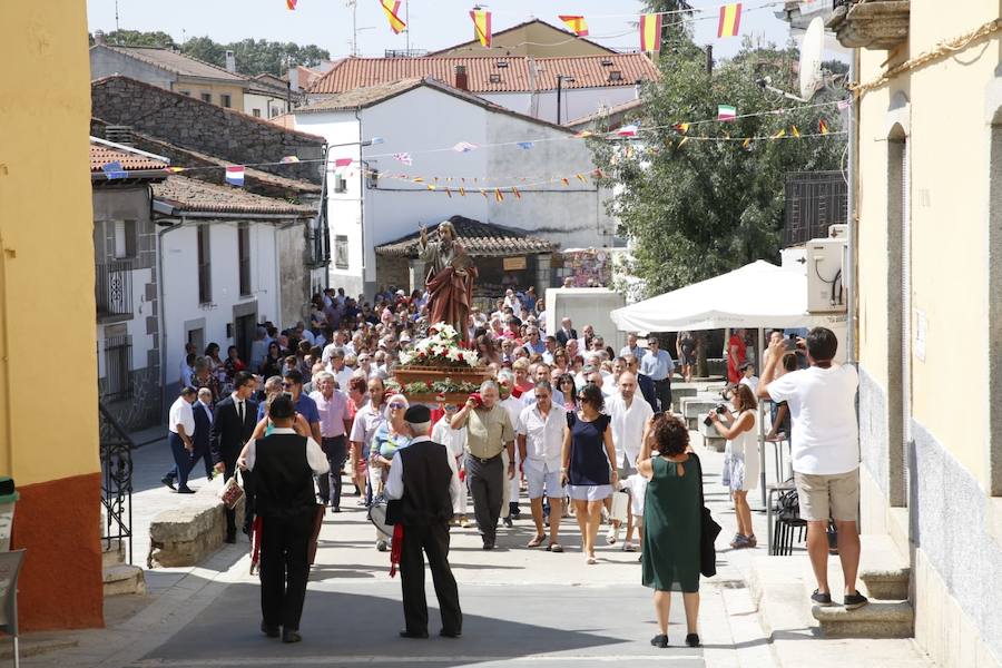 El municipio salmantino clausuró los actos en honor al patrón con una comida popular, un cuentacuentos infantil y una animada verbena