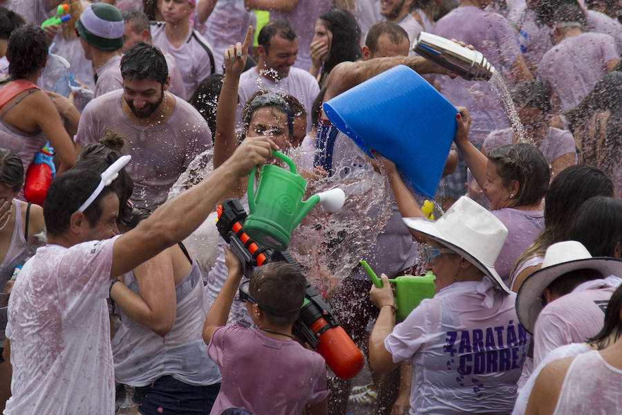 Fotos: Celebración de la guerra con vino en Toro