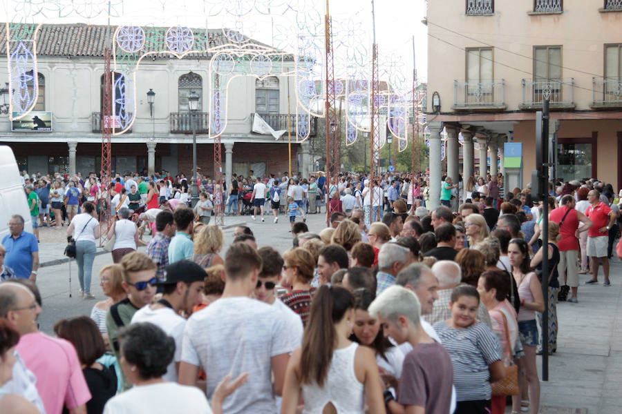 Con una degustación de carne de novillo en la plaza de la Constitución, la localidad despedía ayer sus fiestas