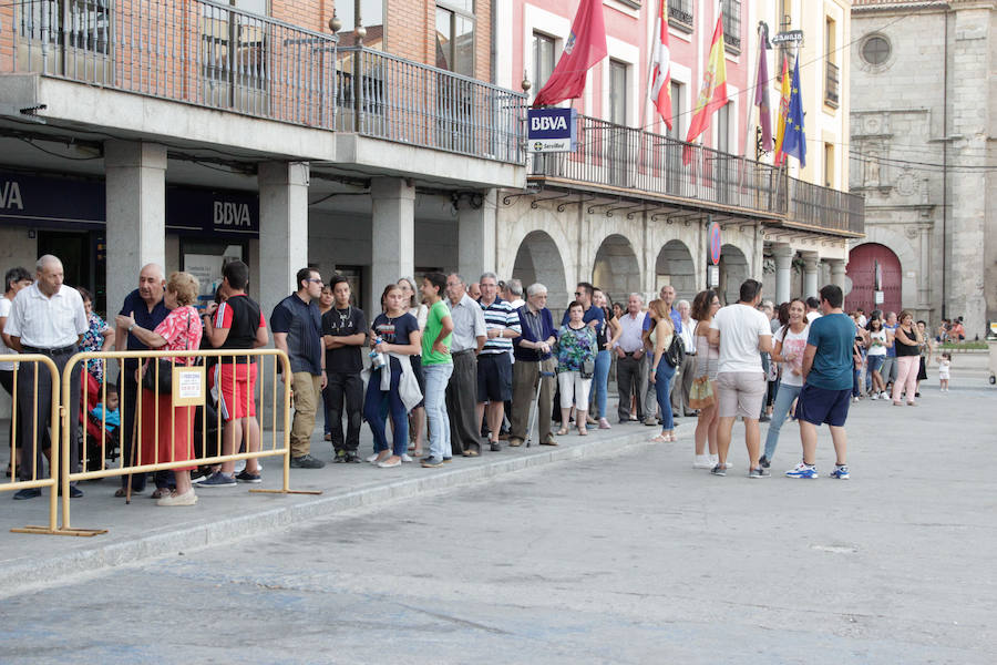 Con una degustación de carne de novillo en la plaza de la Constitución, la localidad despedía ayer sus fiestas