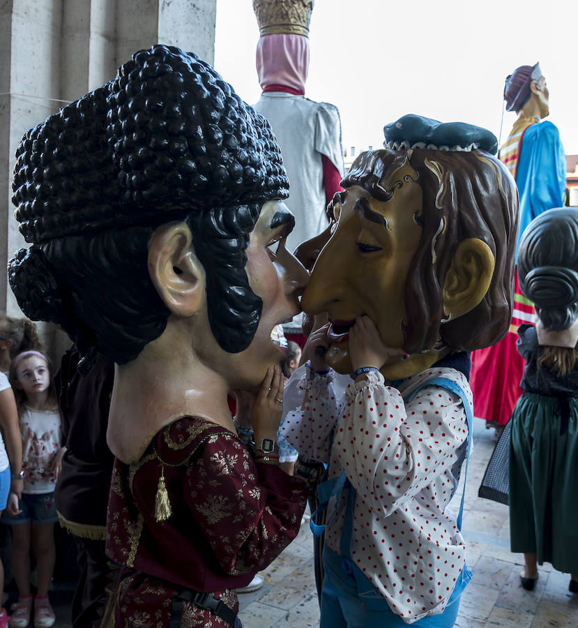 Fotos: Desfile de peñas en las fiestas de Valladolid 2018