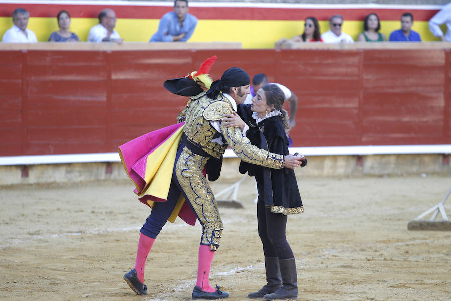 Fotos: Juan Jose Padilla se despide de la plaza de toros de Palencia