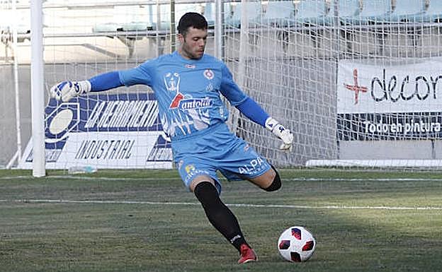 Guillermo García, en su último partido con la camiseta del Palencia Cristo. 
