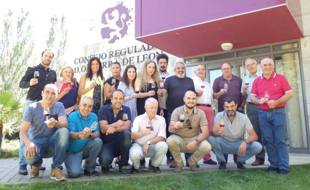 La DO Tierra de León homenajea al Comité de Cata en su despedida