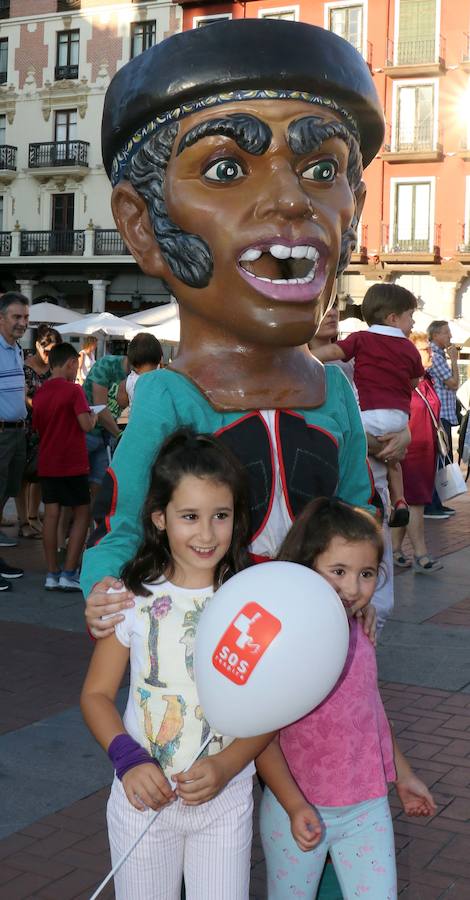 Fotos: Los más pequeños se divierten con los Gigantes y Cabezudos en Valladolid