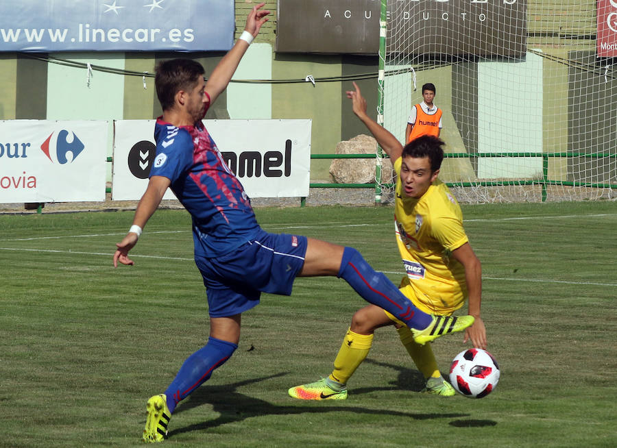 Fotos: Victoria de la Gimnástica Segoviana ante La Bañeza 3-0