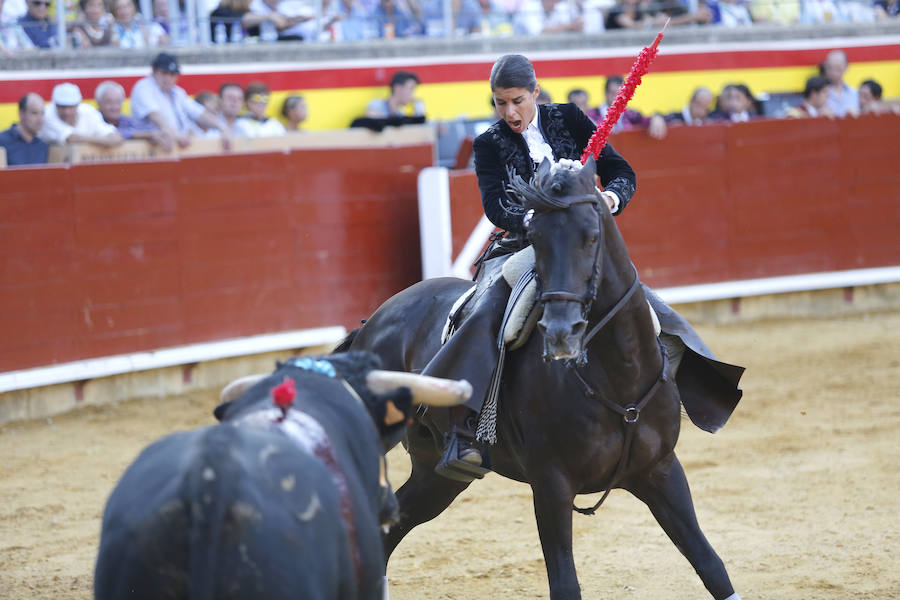 Fotos: Los Rejoneadores salen por la Puerta Grande