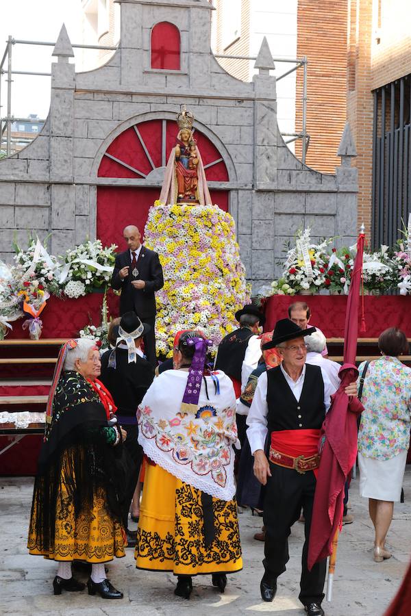 Fotos: Ofrenda floral a Nuestra Señora de San Lorenzo