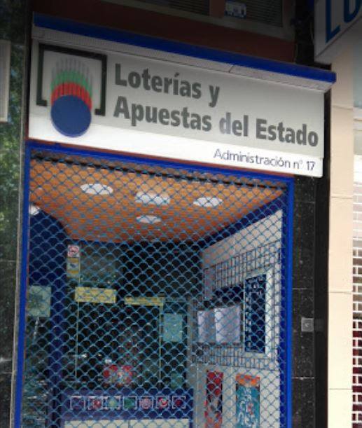 Administración de lotería donde ha recaído el premio dotado con 75.170 euros en Valladolid. 