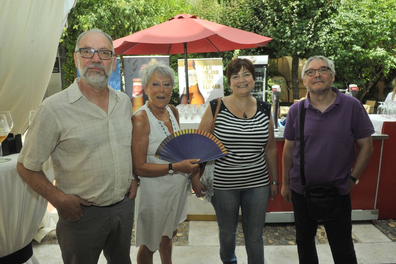 De la Federación de Vecinos Antonio Machado visitaron la carpa Alejandro Aguado, Carmen Lozano, Margarita García y Miguel Ángel Niño.