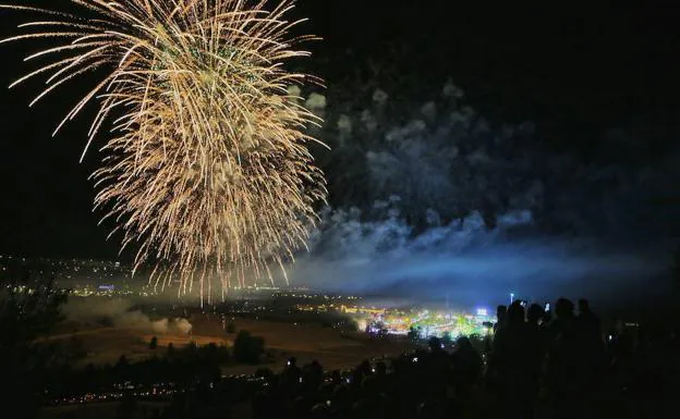 Fuegos artificiales en las Fiestas de la Virgen de San Lorenzo 2017