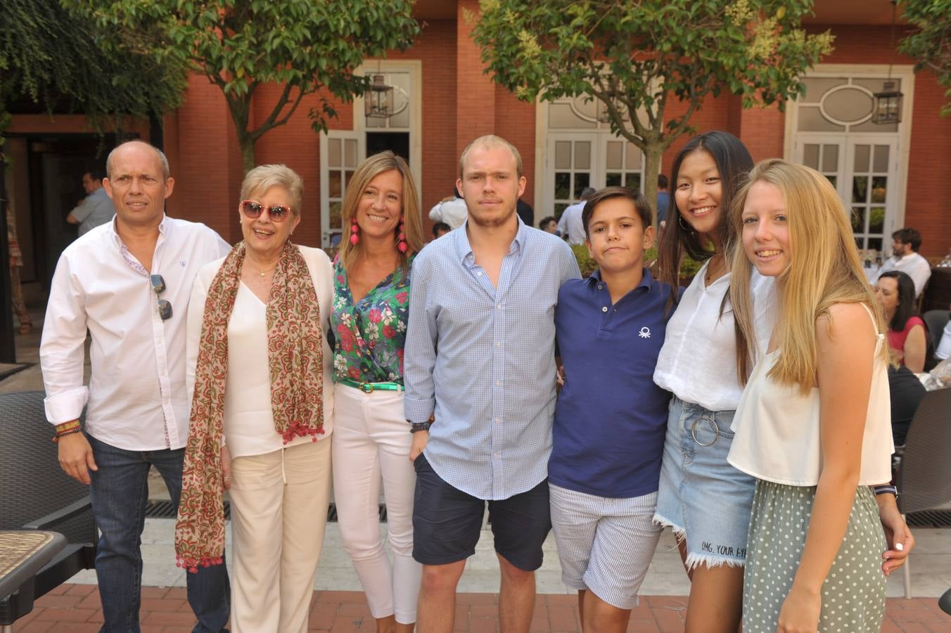 Iván Hernández, de El Norte, con Pachi Martín, Pilar García (EntreEventos), Íñigo Hernández, Jaime Martín, María Martín y Patricia Hernández.