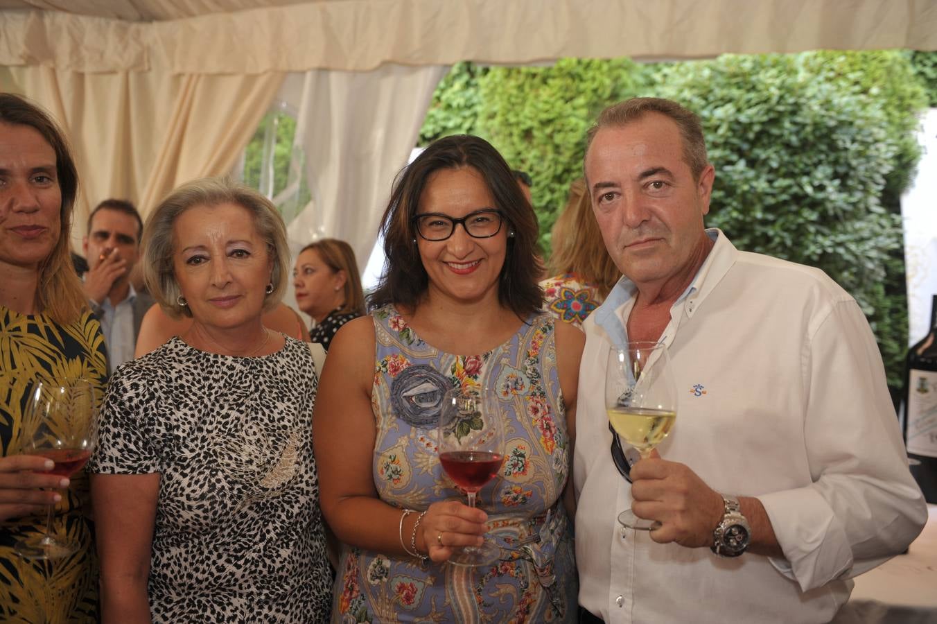 Carmen, Inés e Isaac Salas, de Bodegas Hijos de Félix Salas.