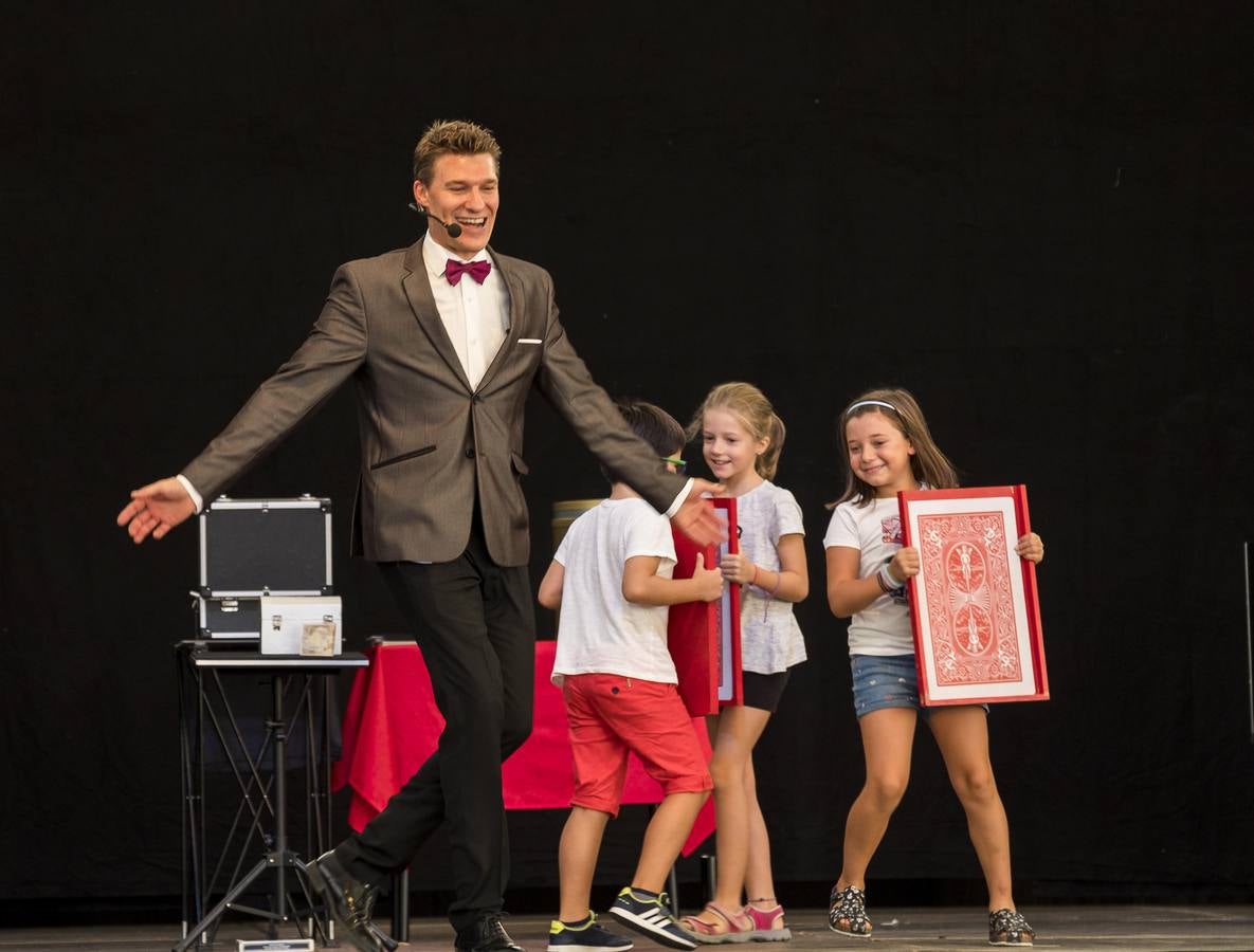 Fotos: Espectáculo de magia del mago Toño en la Cúpula del Milenio