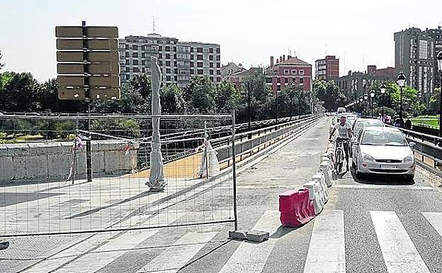 Obras en el Puente Mayor de Valladolid.