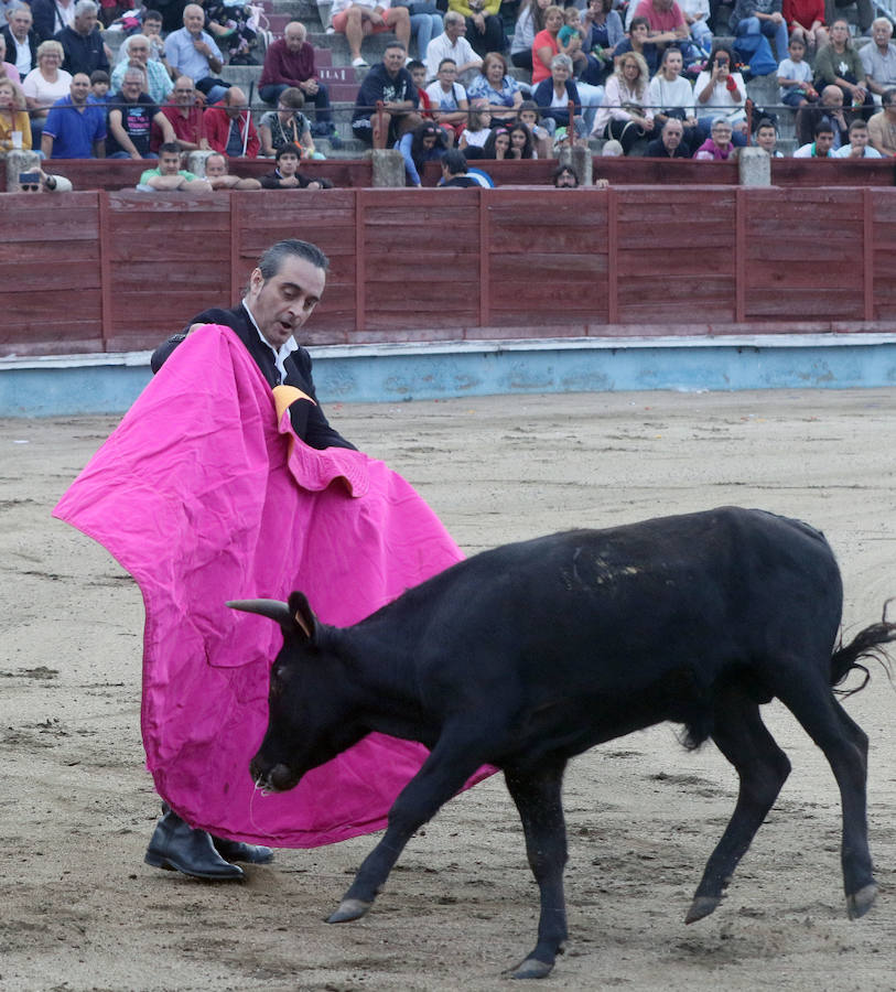 Fotos: Tradicional becerrada de la asociación de camareros de Segovia