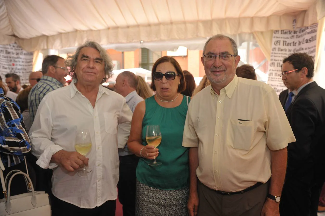 El fotógrafo Ángel Marcos, Dolores Valle y Jesús Quijano.