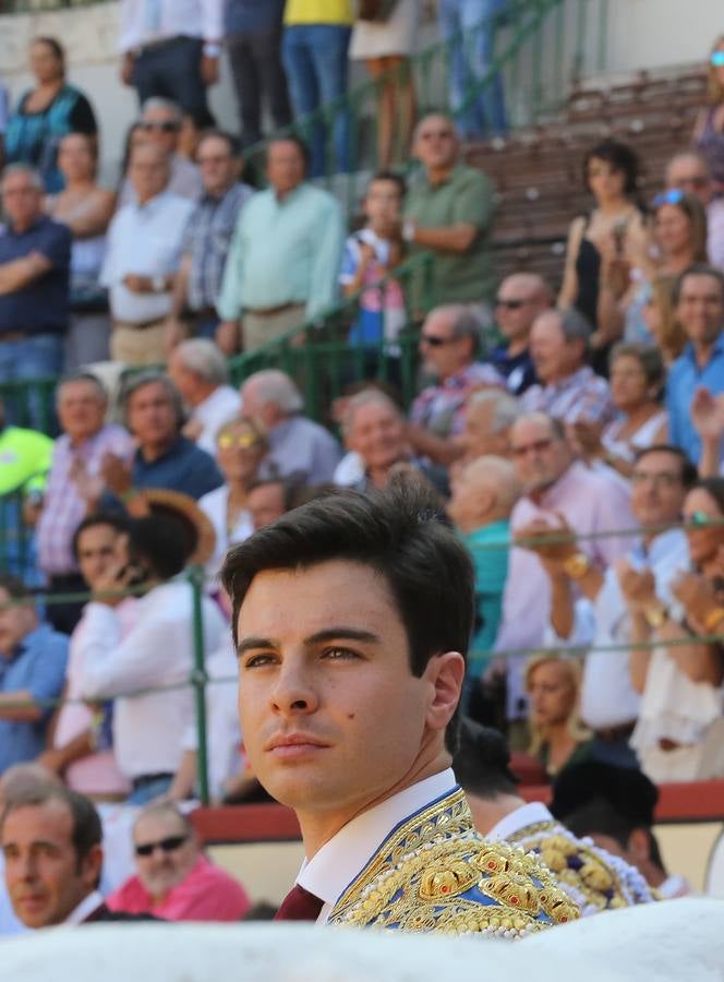 El navarro cortó tres orejas; Alfonso Ortiz se fue de vacío y Darío Domínguez escuchó tres avisos