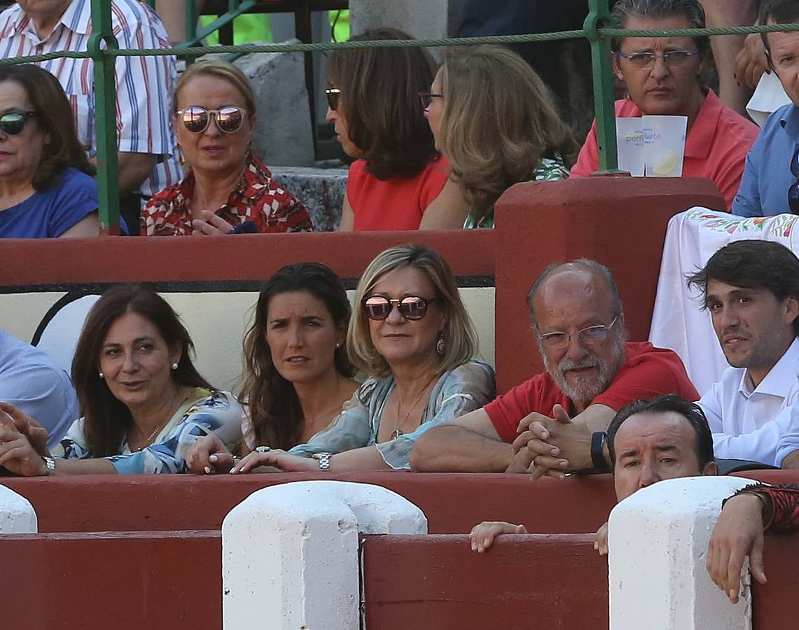 El navarro cortó tres orejas; Alfonso Ortiz se fue de vacío y Darío Domínguez escuchó tres avisos