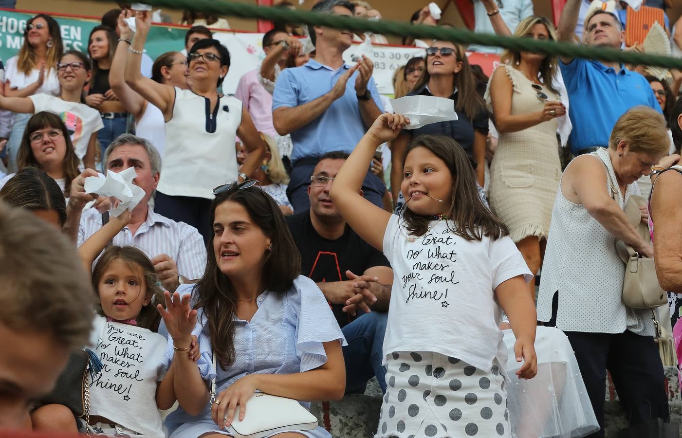 El navarro cortó tres orejas; Alfonso Ortiz se fue de vacío y Darío Domínguez escuchó tres avisos