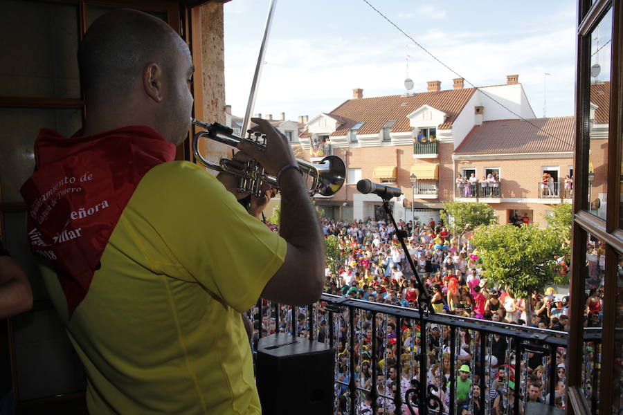 Fotos: El pregón y el desfile de peñas inauguran las fiestas de Laguna de Duero 2018