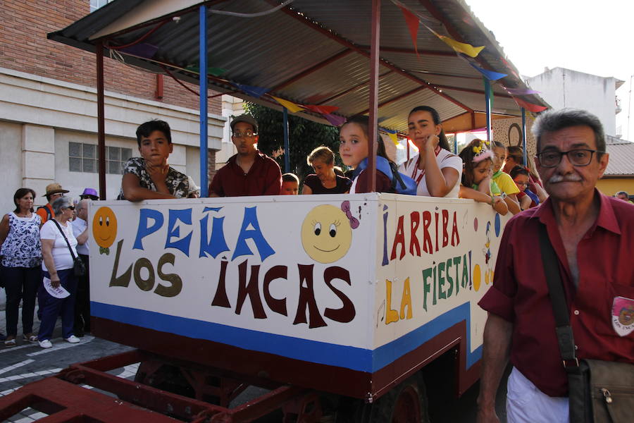 Fotos: El pregón y el desfile de peñas inauguran las fiestas de Laguna de Duero 2018