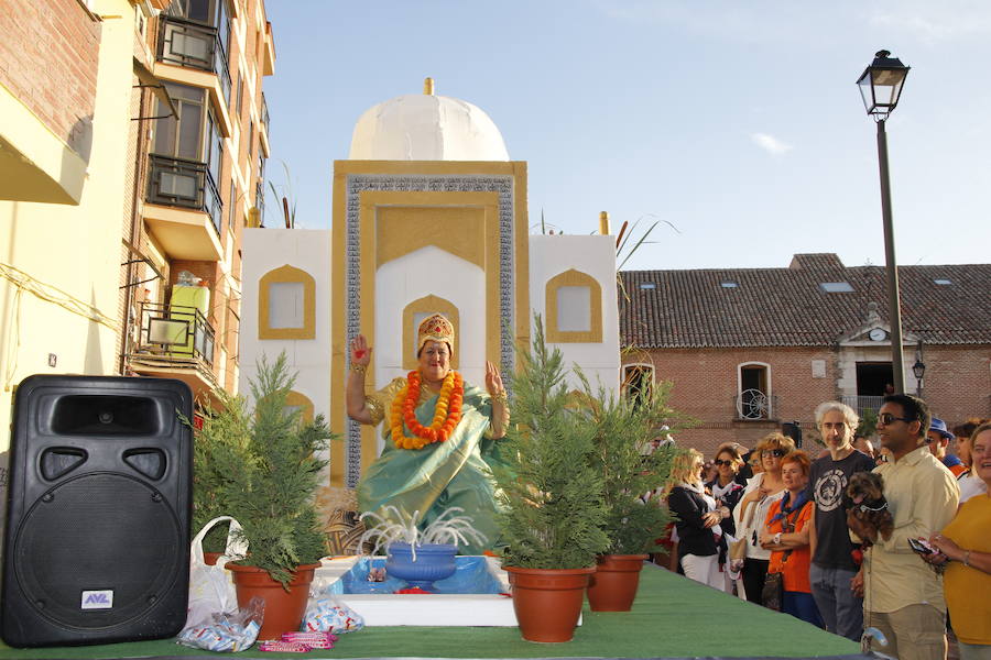 Fotos: El pregón y el desfile de peñas inauguran las fiestas de Laguna de Duero 2018